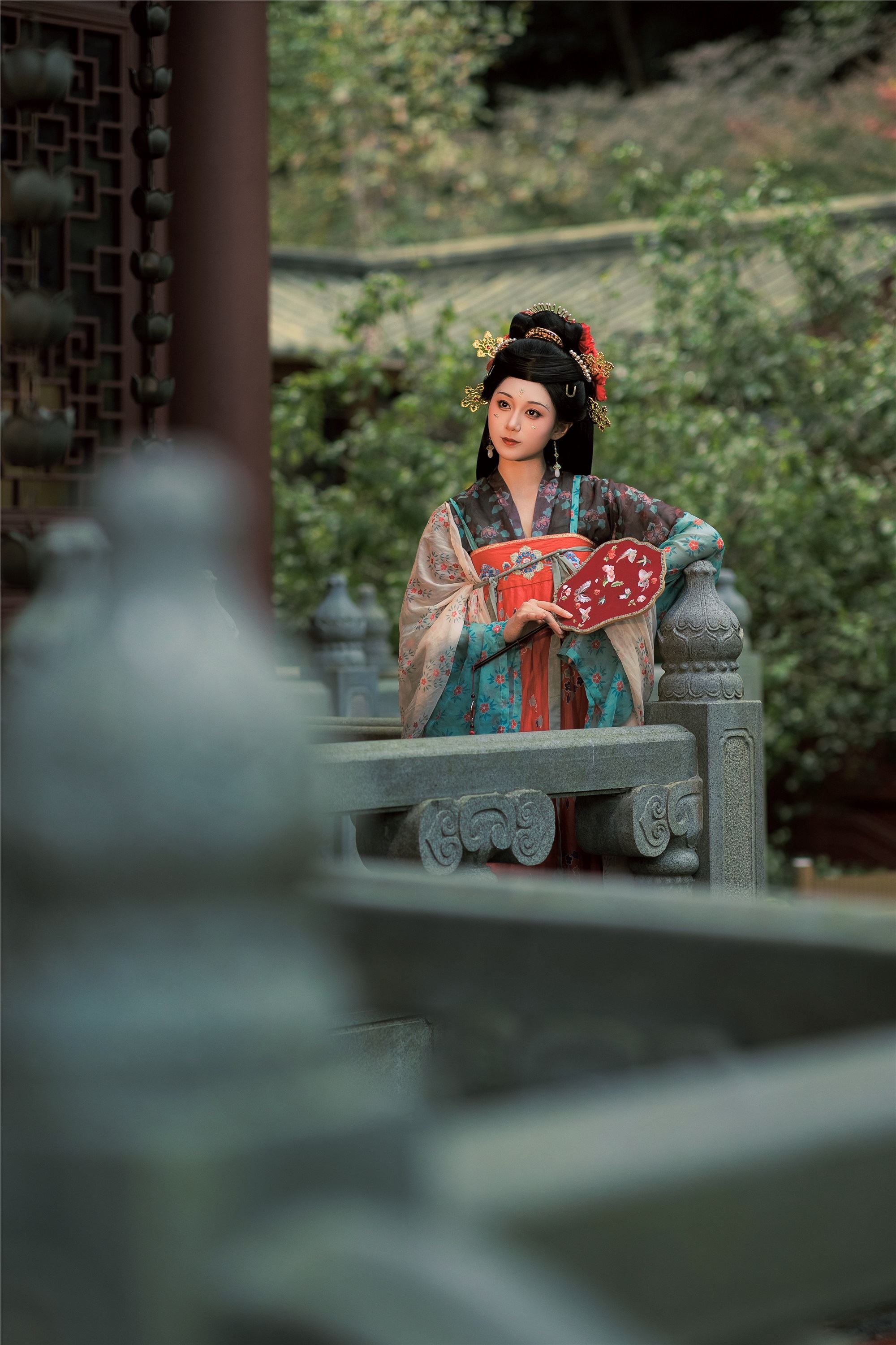 YITUYU艺图语 2025.01.12 山寺踏秋 郑钰熙